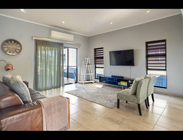 3 BEDROOM FREESTANDING FOR SALE IN PALM LAKES ESTATE